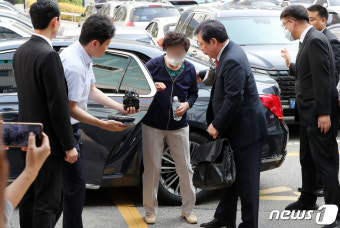 법원 도착한 윤석열 대통령 장모