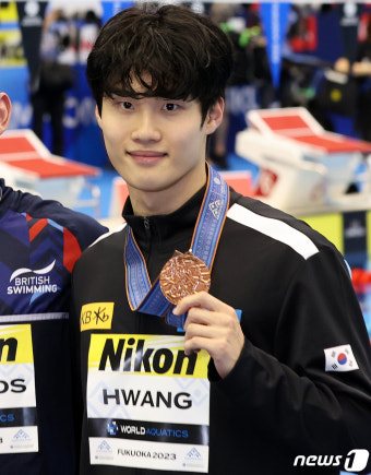 [뉴스1 PICK]황선우 세계선수권 2연속 메달…한국 수영 새 역사 썼다
