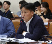 국회 환노위, 발언하는 김영진 의원