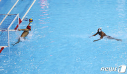 승부던지기 막아내는 위고