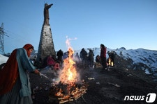 [포토] 대지의 여신에게 제물을 바치다