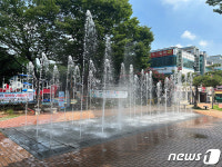 여수 여문 문화의거리 바닥분수대 운영…여름철 최고 물놀이시설
