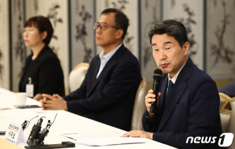 이주호 부총리, 교권 회복·보호 방안 마련 학부모 간담회
