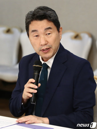이주호 부총리, 교권 회복·보호 방안 마련 학부모 간담회