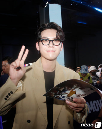 김도훈, 행복한 블루카펫