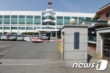 탑스베이커리 진주주약점 | [속보] 진주 주약동서 흉기든 거동수상자 배회…경찰, 추적 중
