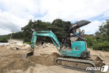 수해 복구 중 전해진 태풍 소식