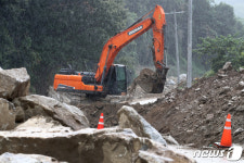 태풍 소식에 되살아나는 악몽