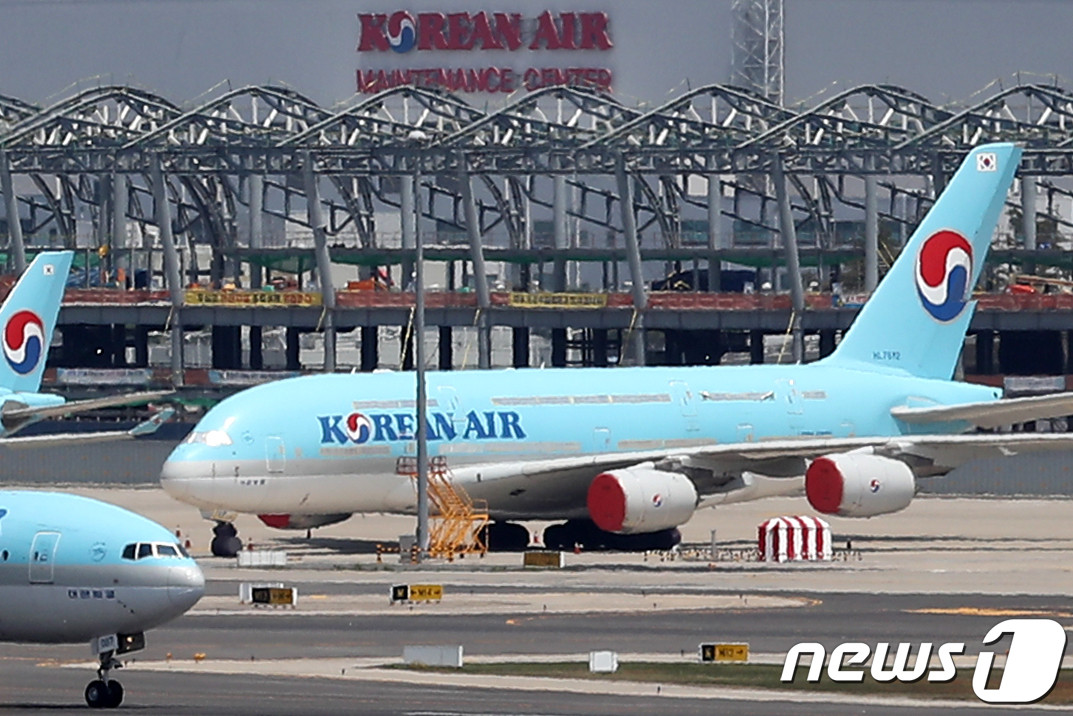 제주항공, 랜딩기어 이상으로 인한 회항 사태 연이은 사고로 승객 우려 고조
