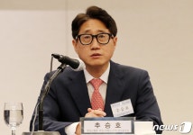 인사말하는 추승호 회장