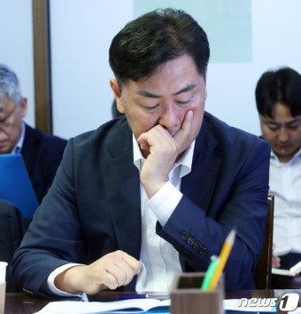 김관영 도지사, 지역 통합과 새만금 영토싸움에 관한 발언과 활동으로 화제!