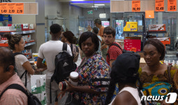 ‘물가 급등’ 직격탄 맞은 유럽… 외식비 줄이려 초저가 할인마트 찾는 佛소비자들