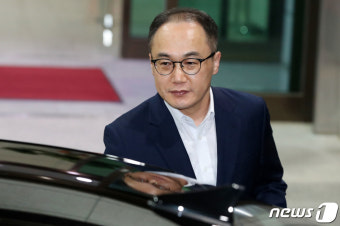 차량에 오르는 이원석 검찰총장