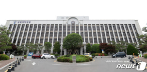 검사 놈아, 시원하제…사형 선고하자 재판부에 손뼉친 60대 살인범