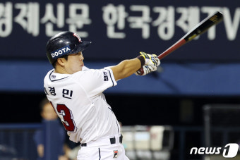 두산 허경민 '걸렸다!'