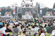 3만 고객과 함께한 KT 보야지 투 자라섬