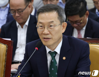 답변하는 이종호 장관
