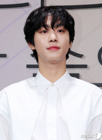 안효섭, 빠져들고 싶은 눈망울