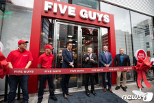 레드오션 된 美 수제 버거 시장…食 대기업 잇단 도전장