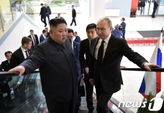 러 매체 