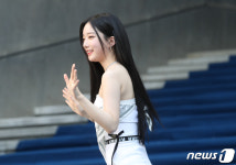 트리플에스 유연, 사랑스러운 인사