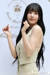 [뉴스1 ★]권은비 리즈의 끝은 어디?…클로즈업 부르는 미모