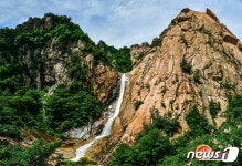 북한 금강산의 구룡폭포…조선의 명산이자 세계적 명산