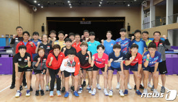 합동훈련하는 대전-싱가포르 국가대표팀