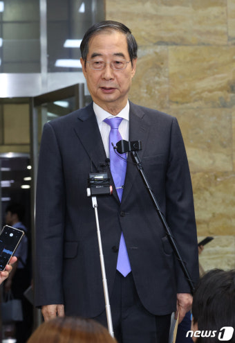 '총리 해임안' 관련 질문 받는 한덕수 총리