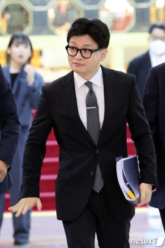 본회의 출석하는 한동훈 법무부 장관