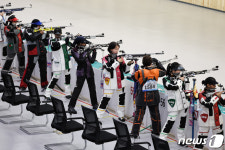 사격 10m 공기소총 예선 나선 이은서