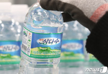 물 하나도 따져 마시는 스마트컨슈머들의 선택 제주삼다수