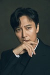 도적 김남길 웨스턴 액션, 총 장전하다 손가락 찢어지기도  [N인터뷰]①