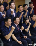 국회경비대 찾은 김기현 대표