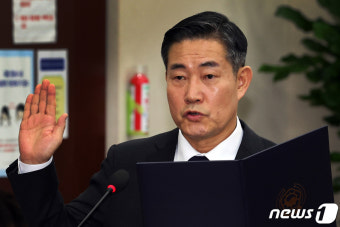 [뉴스1 PICK]신원식, '文 모가지' 발언에 