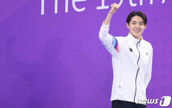 김우민 '주먹 불끈'