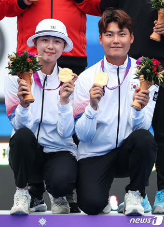 이우석·임시현 '양궁 리커브 혼성전 금메달'