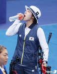 물 마시는 소채원