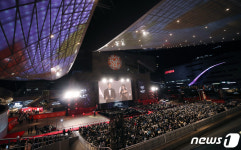 부산영화제에서 화려하게 열리는 글로벌 OTT어워즈