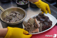 다이어트 포기 부르는 국내 골목여행지…입과 눈까지 즐겁다
