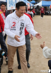 인사 나누는 김태우 강서구청장 후보