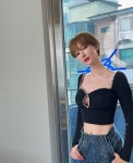 고준희, 과감한 절개선 상의 패션…글래머 몸매 눈길 [N컷]