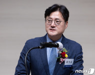 축사하는 홍익표 원내대표