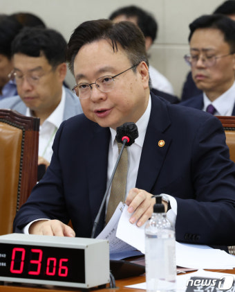 [국감]답변하는 조규홍 보건복지부 장관