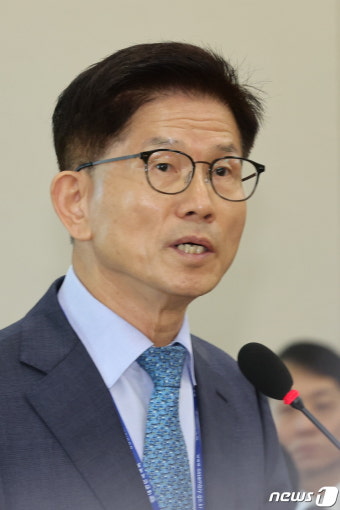 김문수 고용노동부 장관 후보자, 일제시대 선조 국적 발언 파행으로 인사청문회
