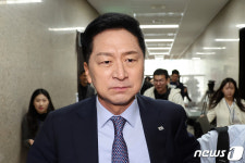 발걸음 옮기는 김기현 대표