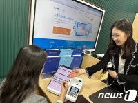 서류 대신 태블릿PC…신한, 은행권 첫 방카슈랑스 디지털 창구 구현