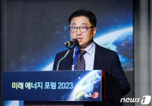 태양광 산업 현황·과제 발표하는 유재열 전무