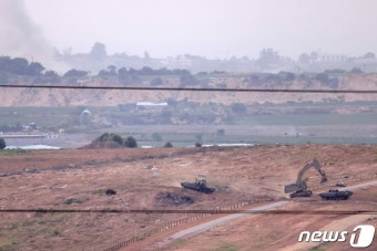 지상전 시작, 가지 지구 진입하는 이스라엘 탱크[포토 in 월드]