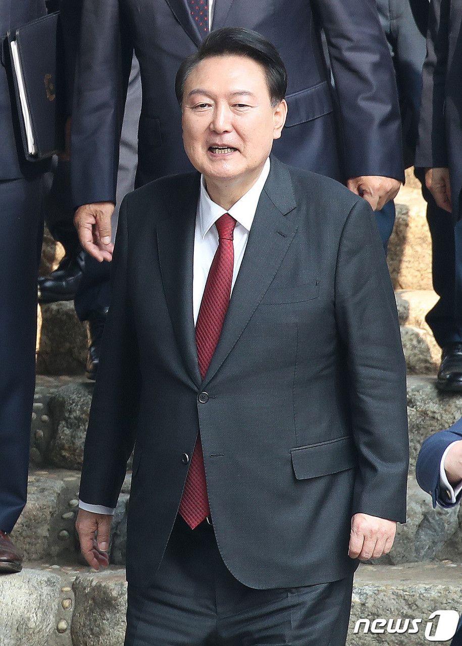 윤석열 대통령 내란 혐의로 구속 기소, 한국 정치사에 새로운 전환점 발생!